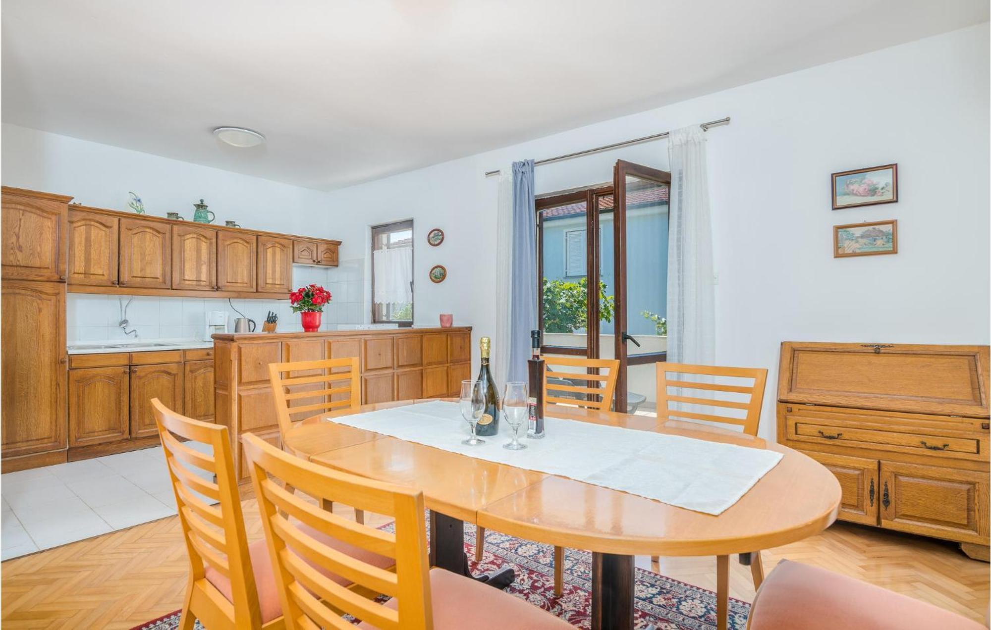Stunning Apartment In Malinska With Kitchen Dış mekan fotoğraf