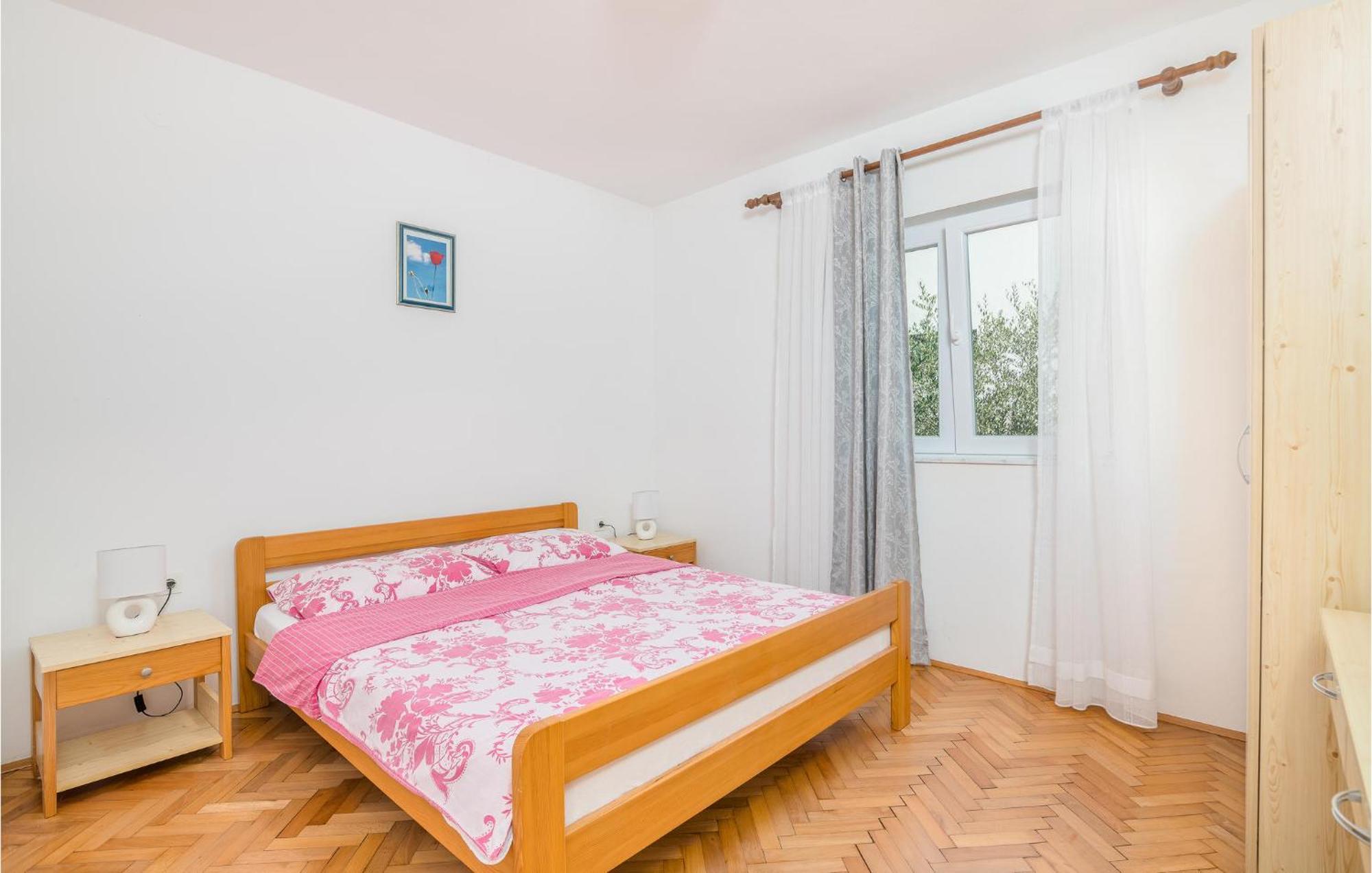 Stunning Apartment In Malinska With Kitchen Dış mekan fotoğraf