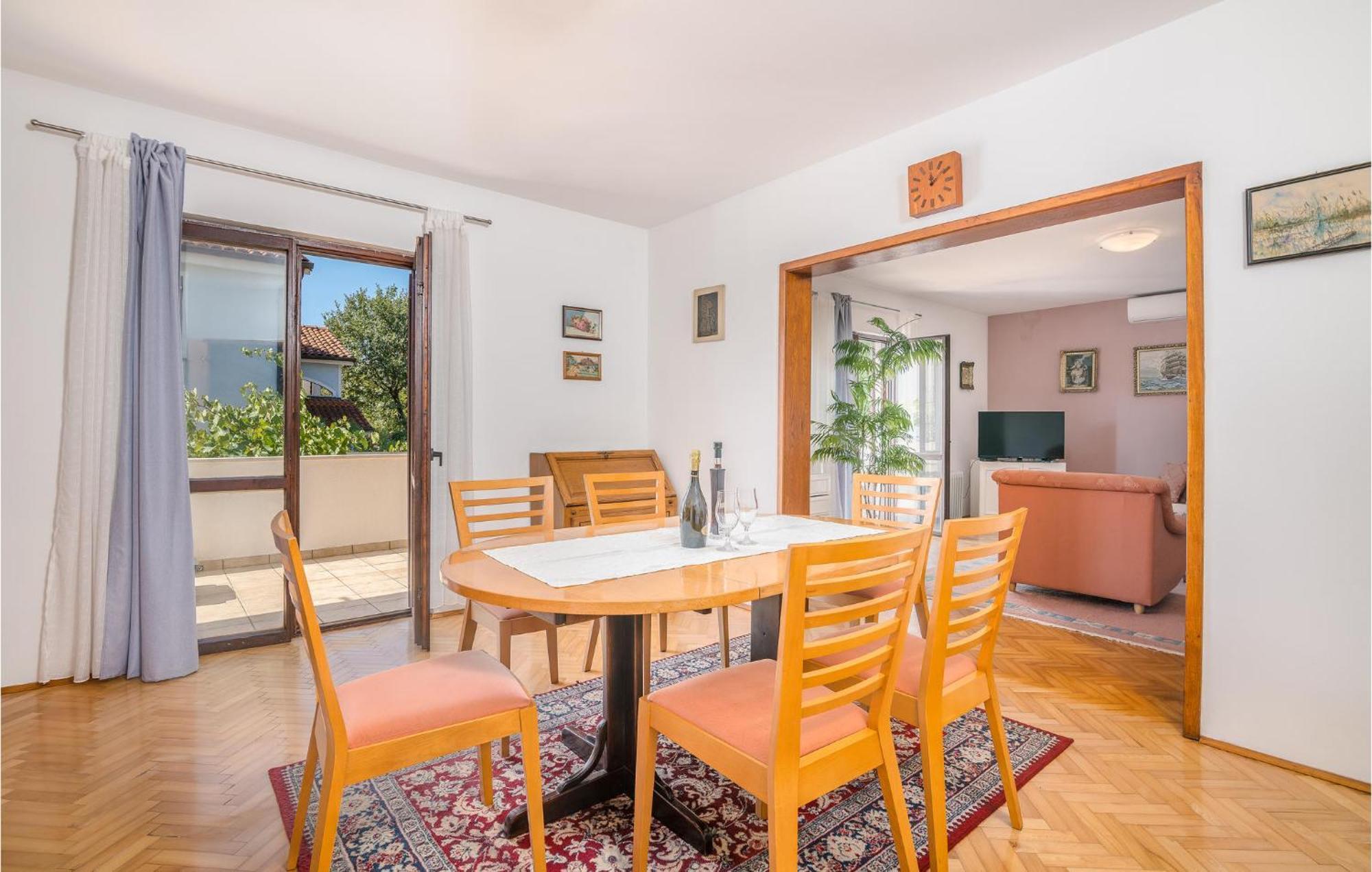Stunning Apartment In Malinska With Kitchen Dış mekan fotoğraf